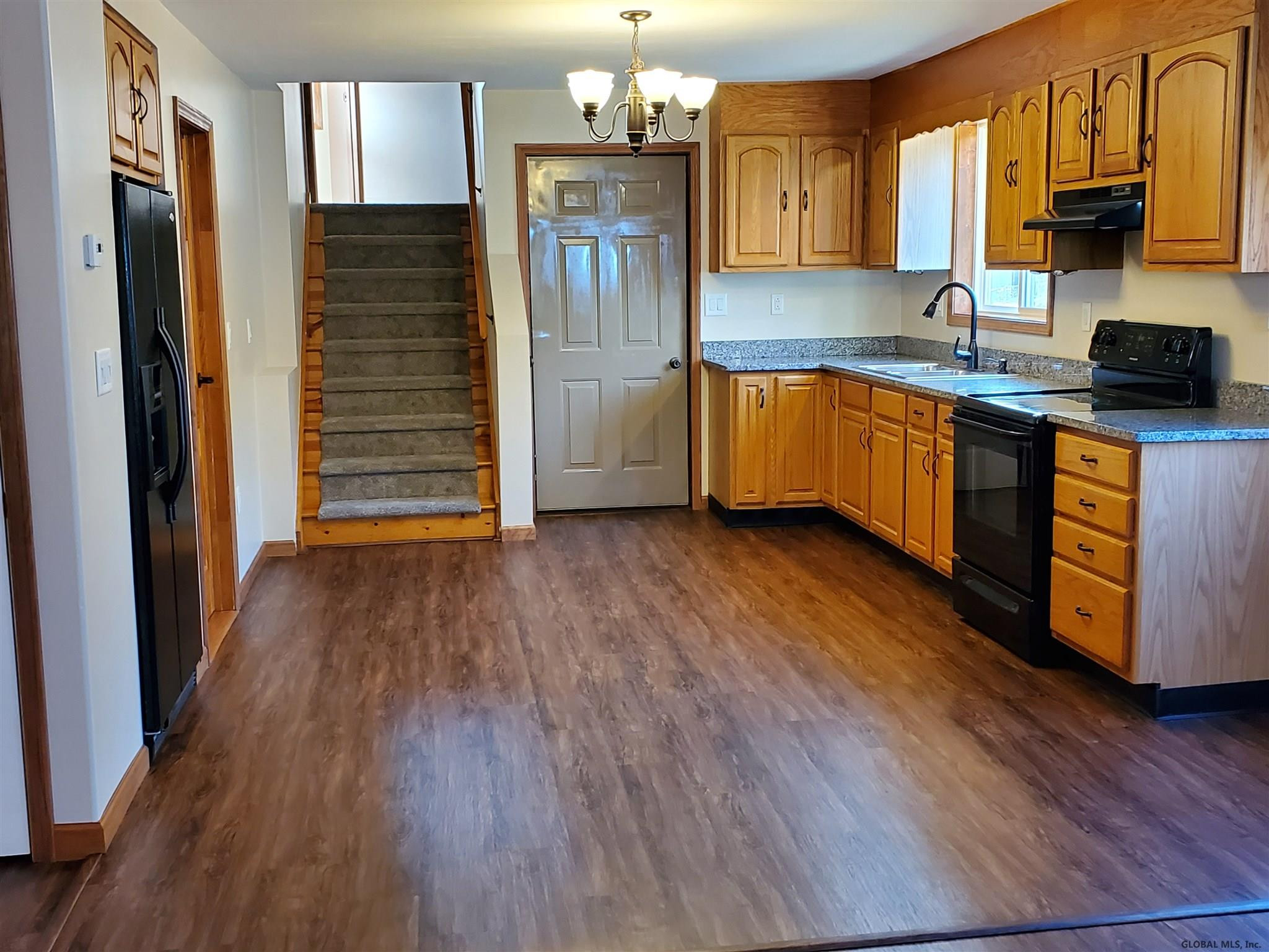 5 Plank Road Halfmoon, NY 12188 - Photo 9 of 28 Photo 9