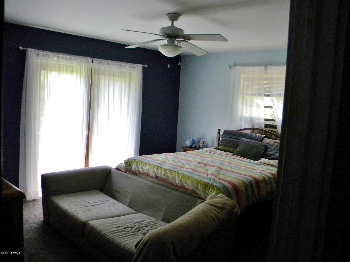 427 Rocky Run Road Hawley, PA 18428 - Photo 9 of 18 10-bedroom