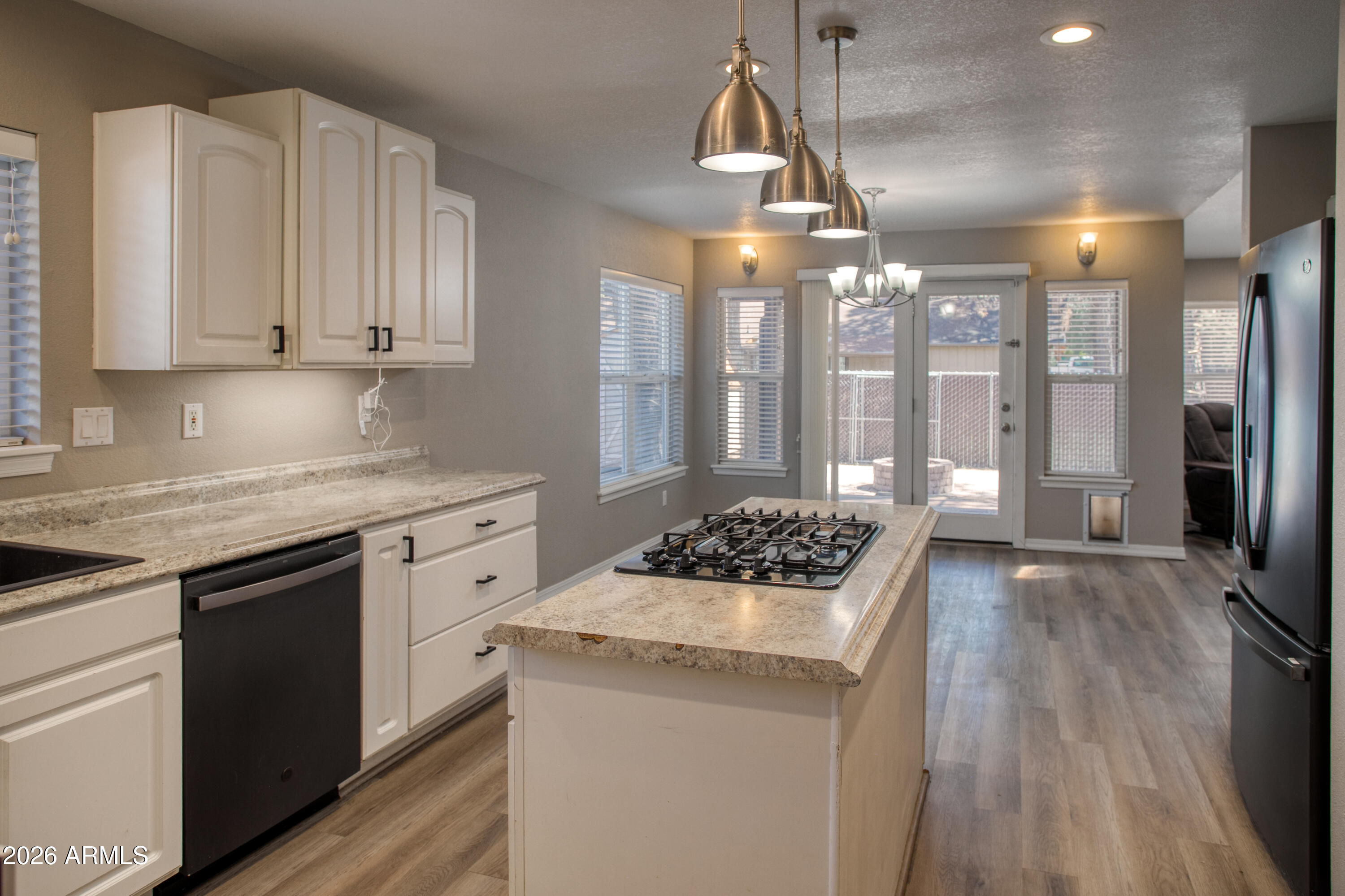 5349 Bear Run Road Lakeside, AZ 85929 - Photo 23 of 47 Kitchen