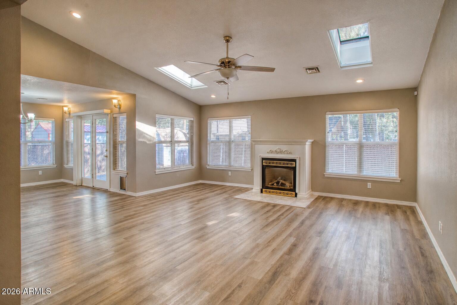 5349 Bear Run Road Lakeside, AZ 85929 - Photo 2 of 47 Living Room