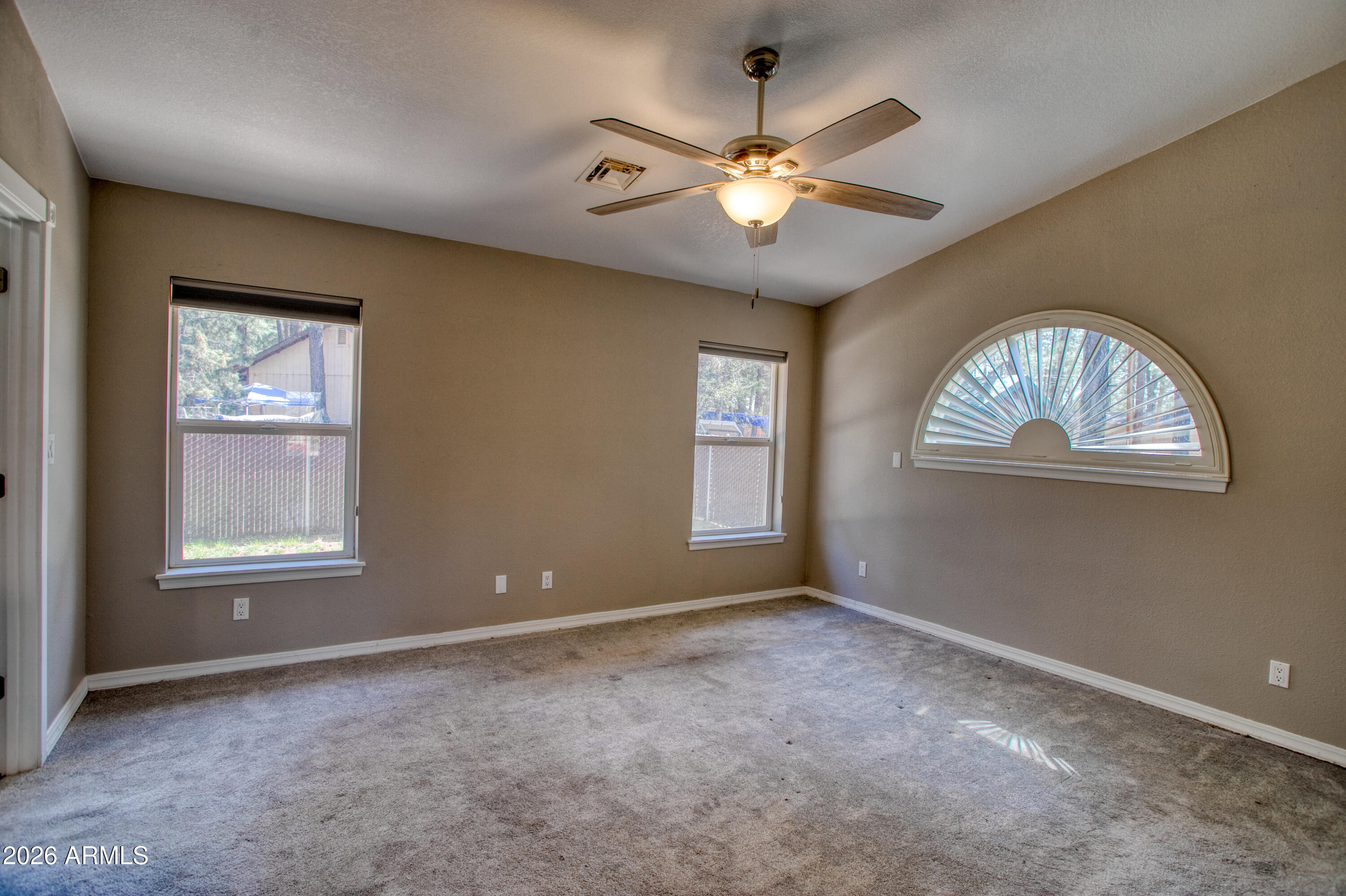 5349 Bear Run Road Lakeside, AZ 85929 - Photo 31 of 47 Primary Bedroom