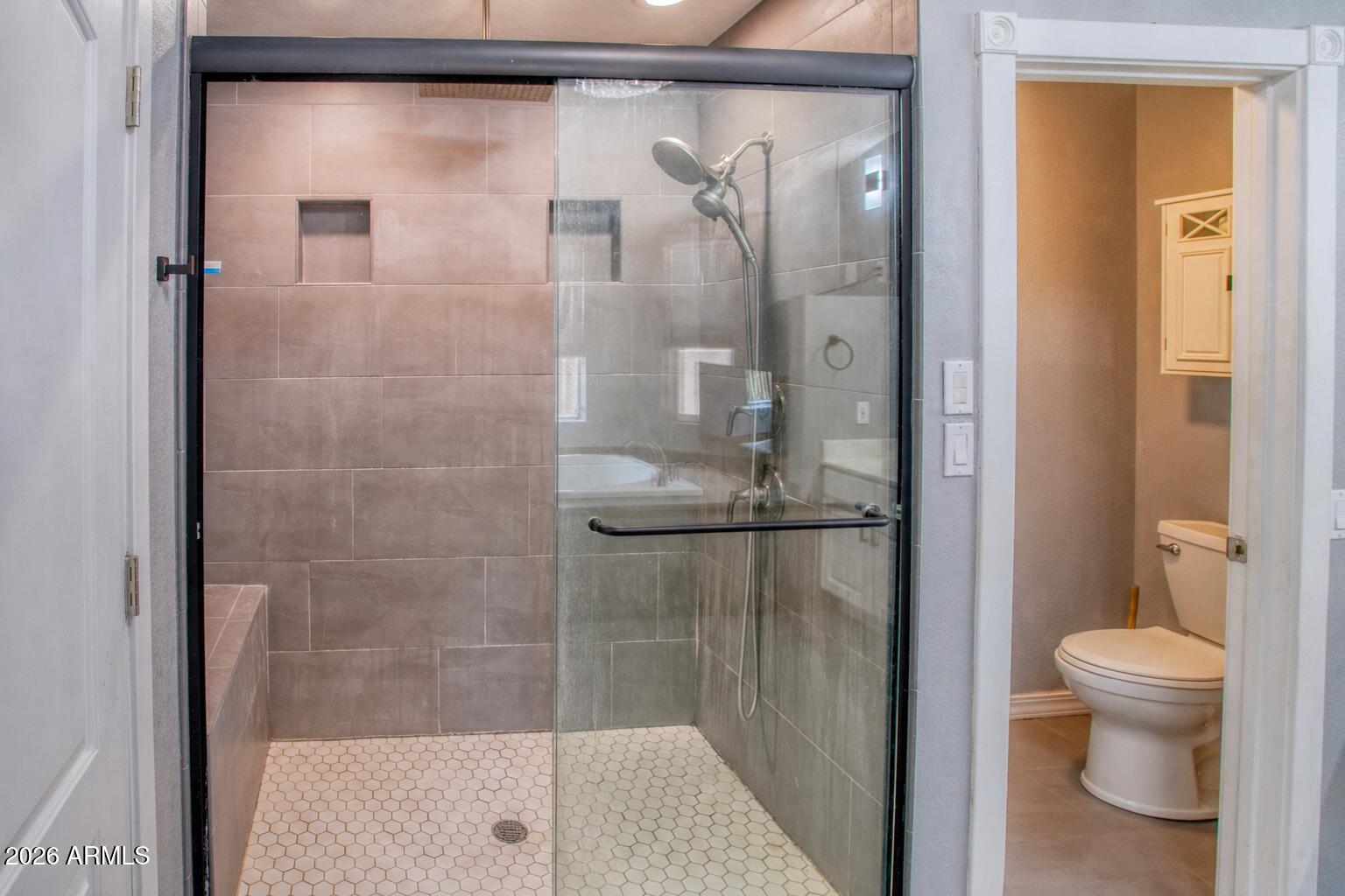5349 Bear Run Road Lakeside, AZ 85929 - Photo 36 of 47 Primary Bath