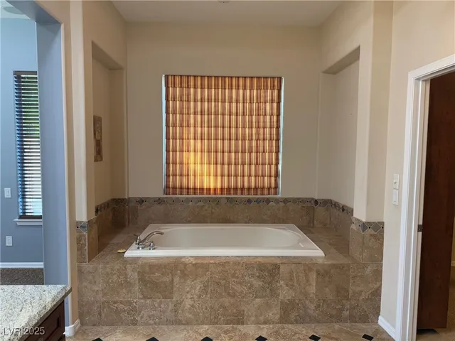 $4,800 | 25 Holston Hills Road, Henderson, NV 89052