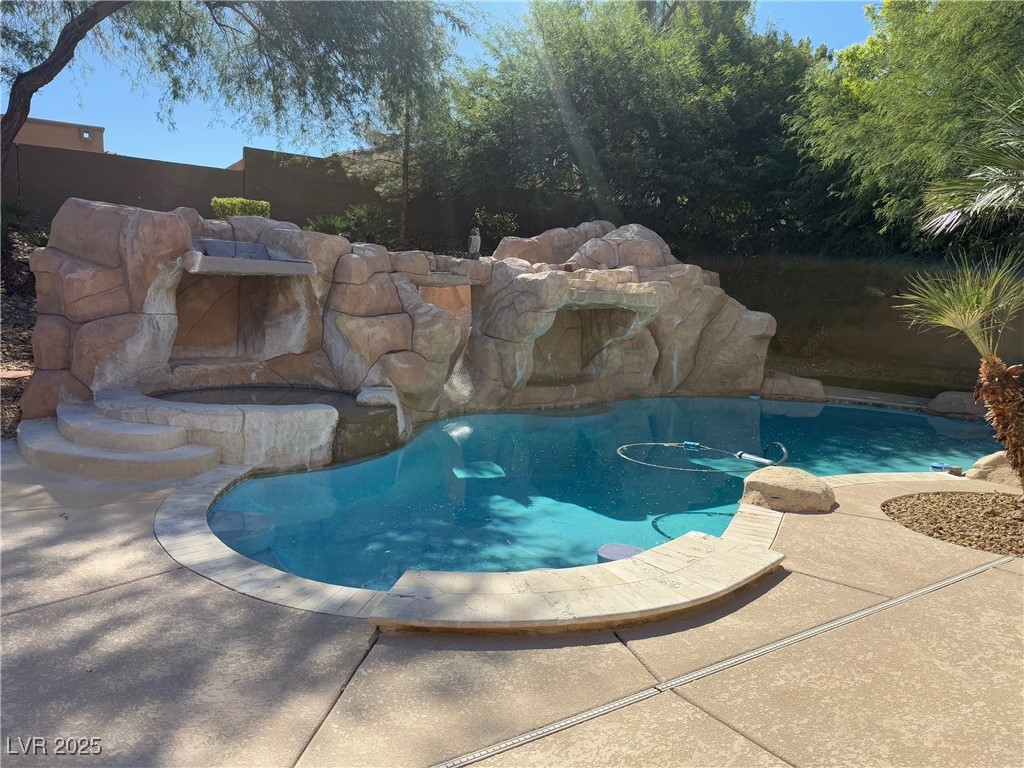 25 Holston Hills Road Henderson, NV 89052 - Photo 4 of 24