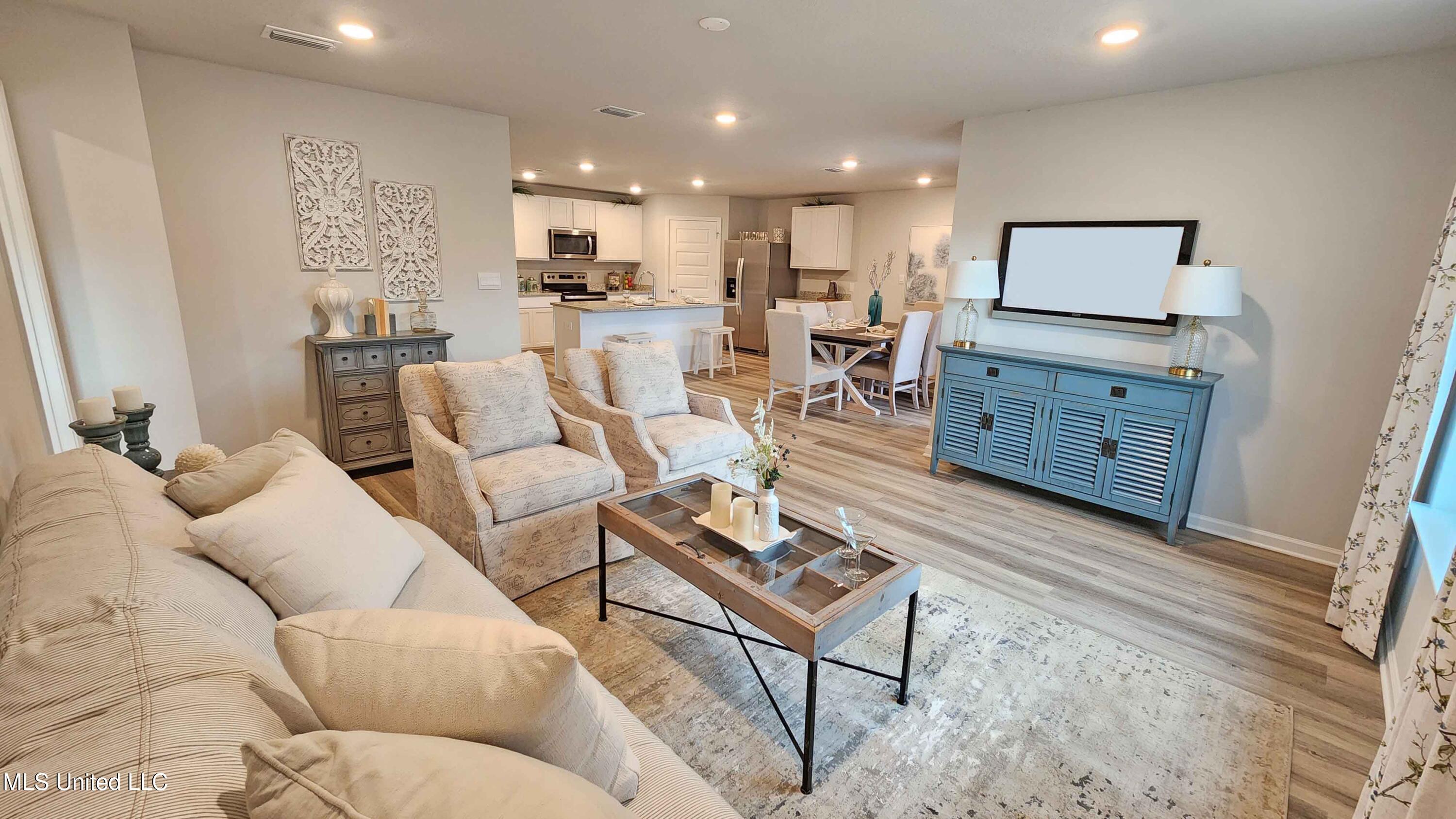 13423 Pond Ridge Way Gulfport, MS 39503 - Photo 2 of 26 Living Area