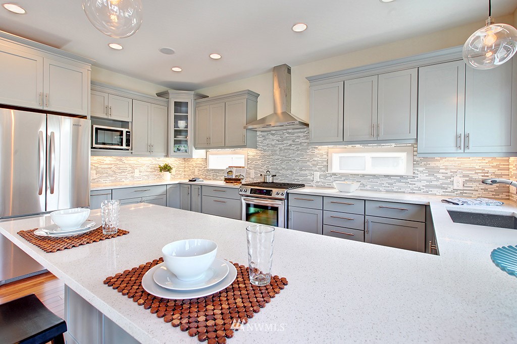 705 North 77th Street Seattle, WA 98103 - Photo 3 of 25