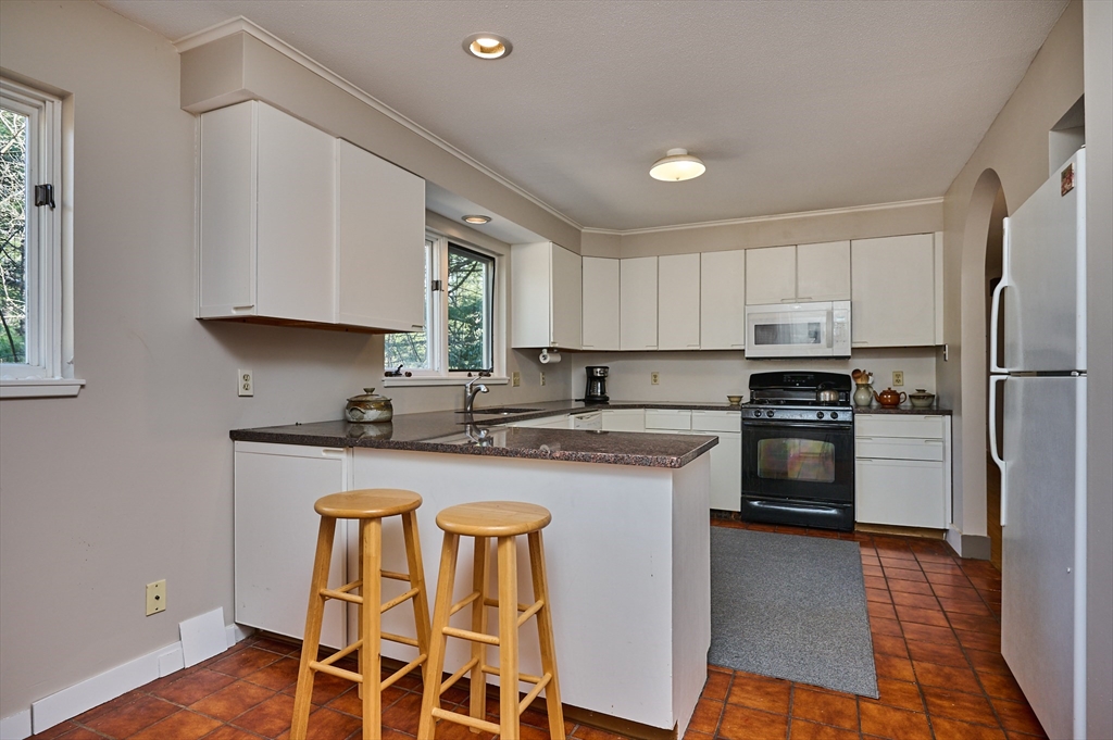 494 Station Road Amherst, MA 01002 - Photo 15 of 42