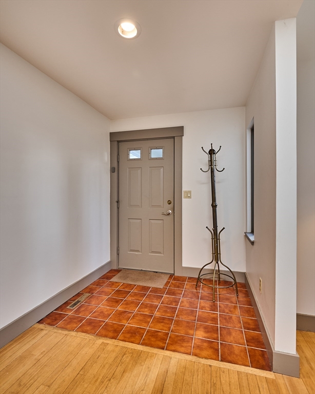 494 Station Road Amherst, MA 01002 - Photo 5 of 42