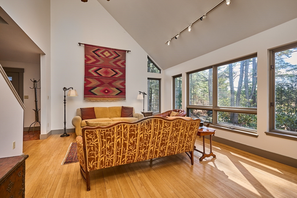 494 Station Road Amherst, MA 01002 - Photo 8 of 42