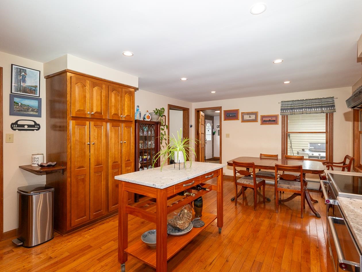 8 Laurel Lane Stratham, NH 03885 - Photo 7 of 32