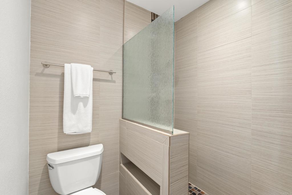 1504 Valleda Lane Encinitas, CA 92024 - Photo 32 of 56 Ensuite Bathroom