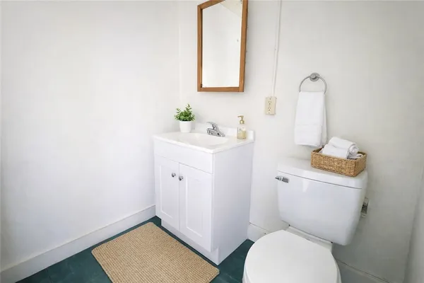 $950 | 110-112 Seneca Street, Unit 5, Geneva City, NY 14456