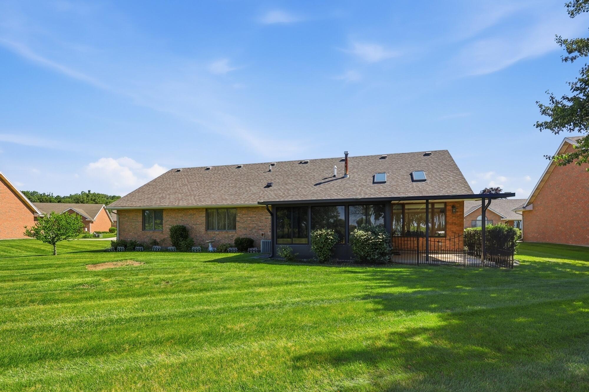1703 Fox Ridge Drive Springfield, OH 45503 - Photo 31 of 43 037