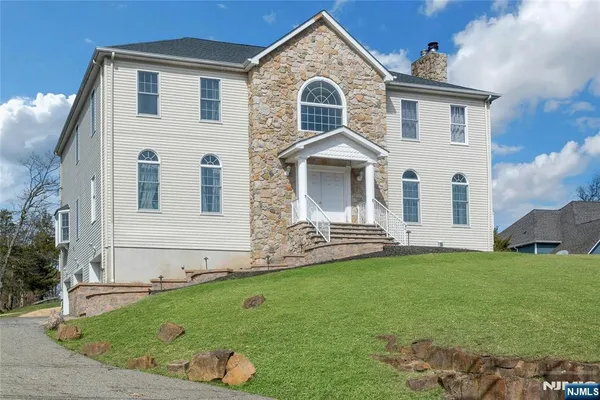 $1,149,000 | 40 Horseneck Road, Montville, NJ 07045