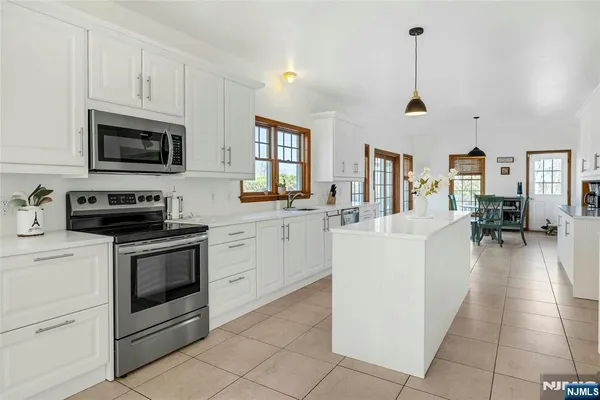$1,149,000 | 40 Horseneck Road, Montville, NJ 07045