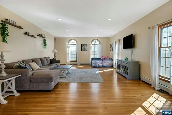 $1,149,000 | 40 Horseneck Road, Montville, NJ 07045
