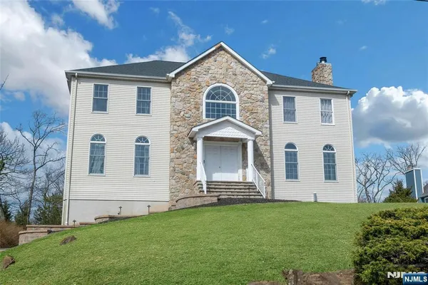 $1,149,000 | 40 Horseneck Road, Montville, NJ 07045