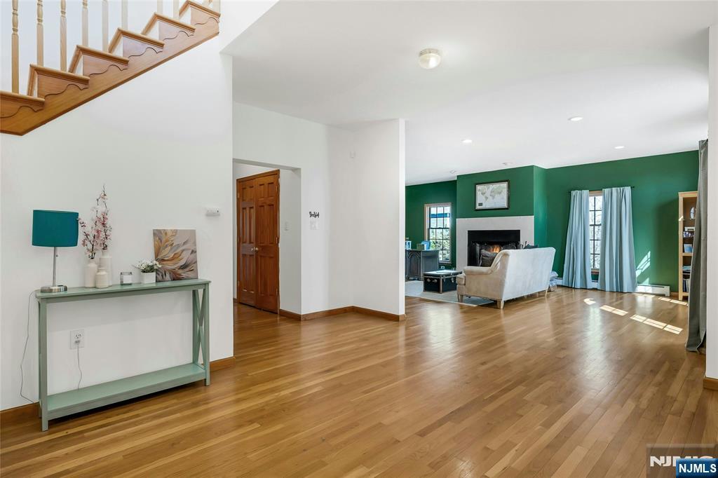 40 Horseneck Road Montville, NJ 07045 - Photo 4 of 37