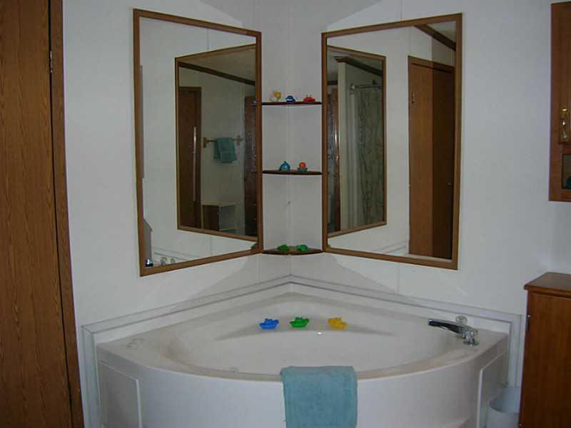 280 Lisbon Road Sabattus, ME 04280 - Photo 10 of 35 Master Bath/Spa.