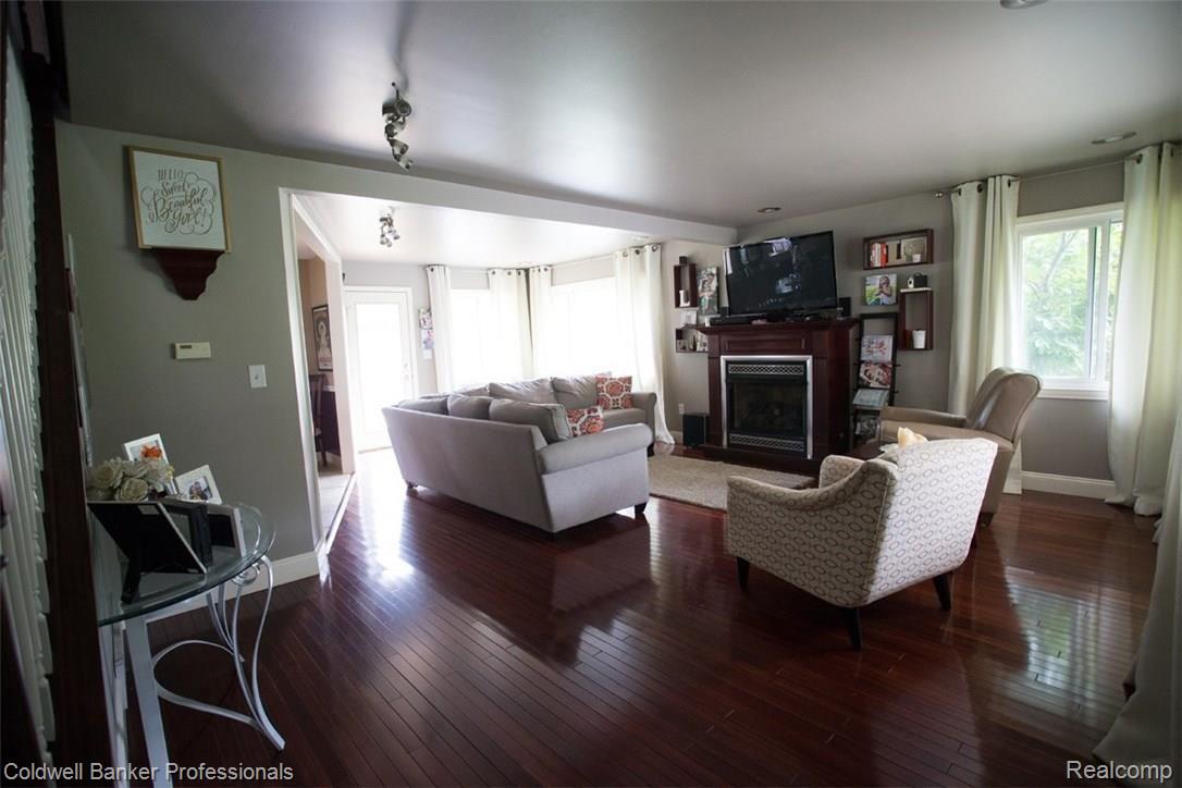 11635 Pardee Road Taylor, MI 48180 - Photo 19 of 81 ML1D0052.jpg