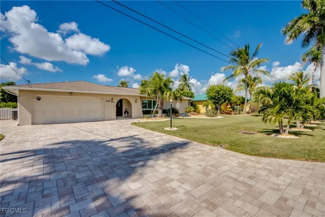 $745,000 | 5168 Sunnybrook Court, Cape Coral, FL 33904