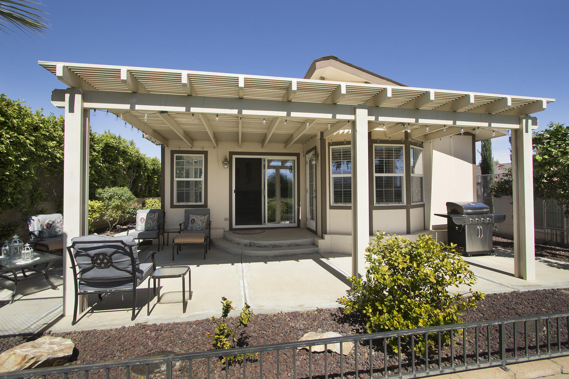 74651 Sweetwell Road Thousand Palms, CA 92276 - Photo 2 of 40 4Z6A7942 web