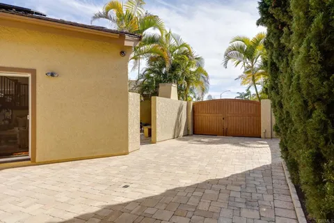 $2,499,000 | 1025 Monterey Vista Way, Encinitas, CA 92024