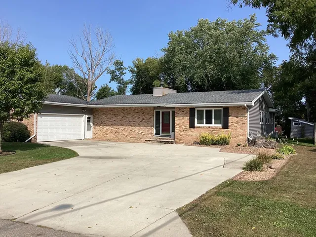 $224,900 | 1518 Elm Street, Albert Lea, MN 56007