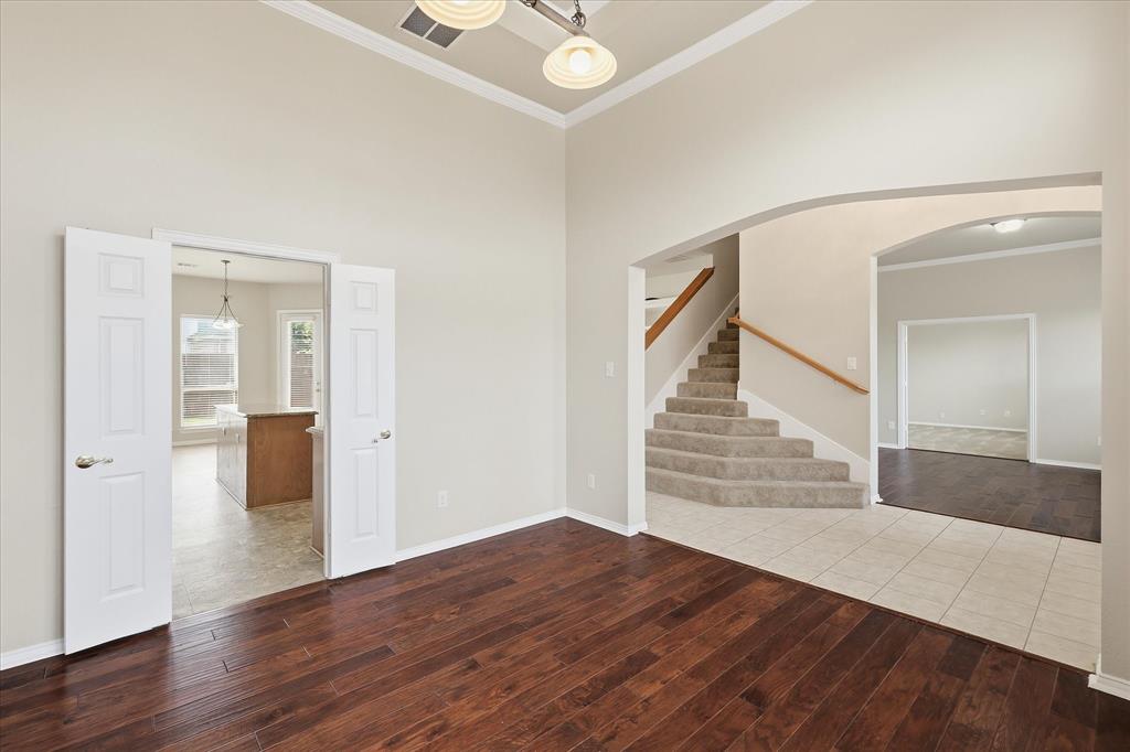 944 Hedgcoxe Road Plano, TX 75025 - Photo 4 of 40