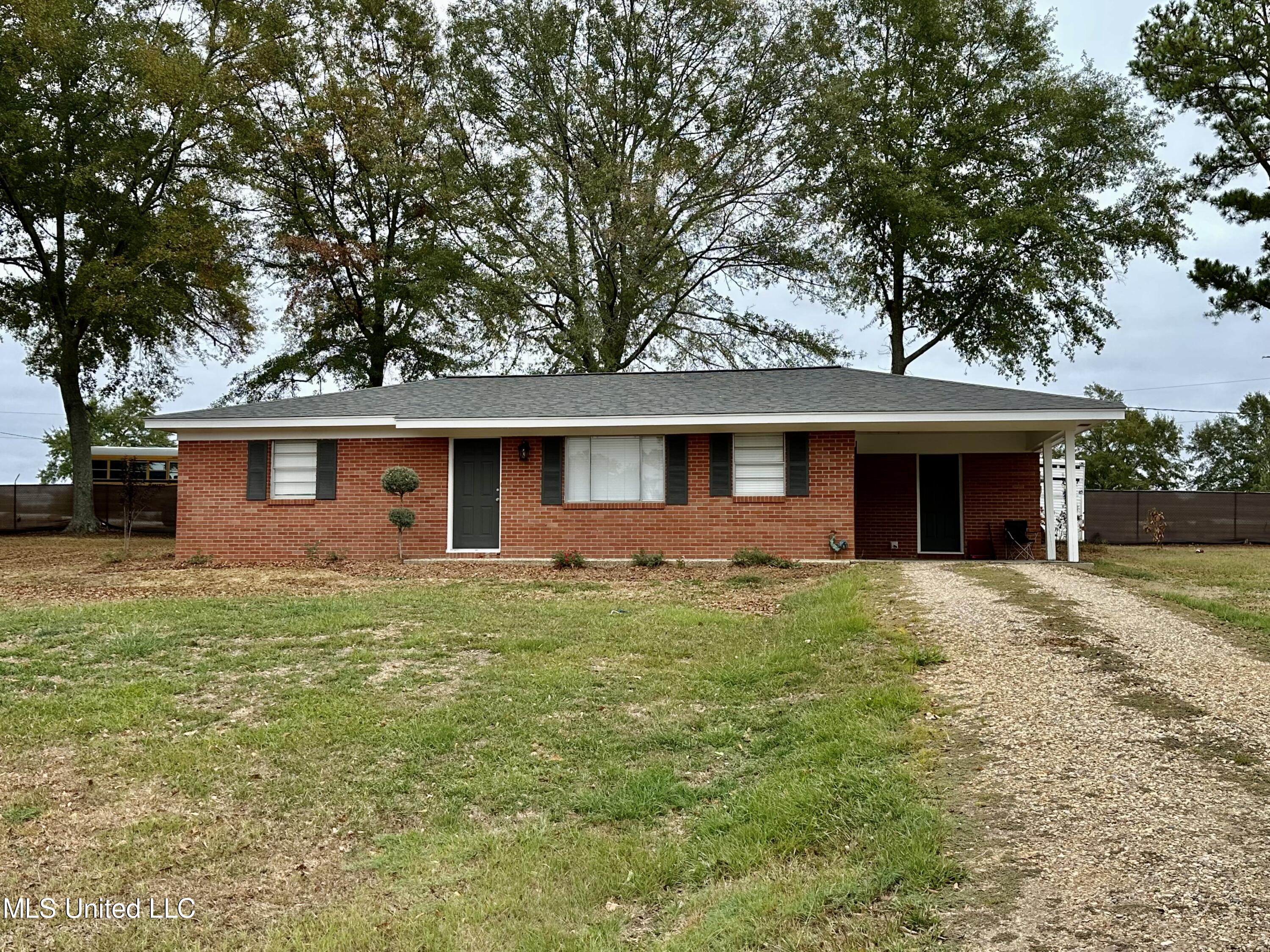 335 Magnolia Drive Raleigh, MS 39153 - Photo 1 of 13 Front