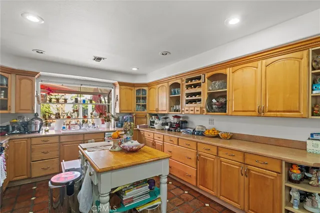 $800,000 | 14263 Hubbard Street, Sylmar, CA 91342