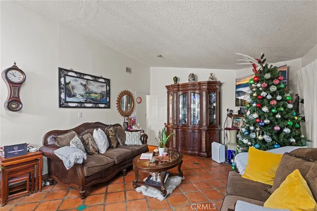 $800,000 | 14263 Hubbard Street, Sylmar, CA 91342