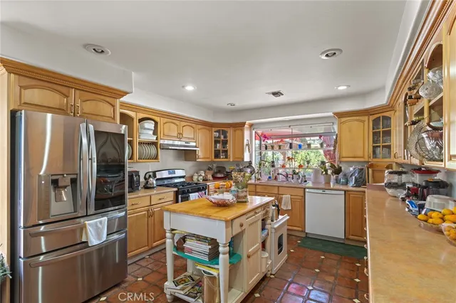 $800,000 | 14263 Hubbard Street, Sylmar, CA 91342