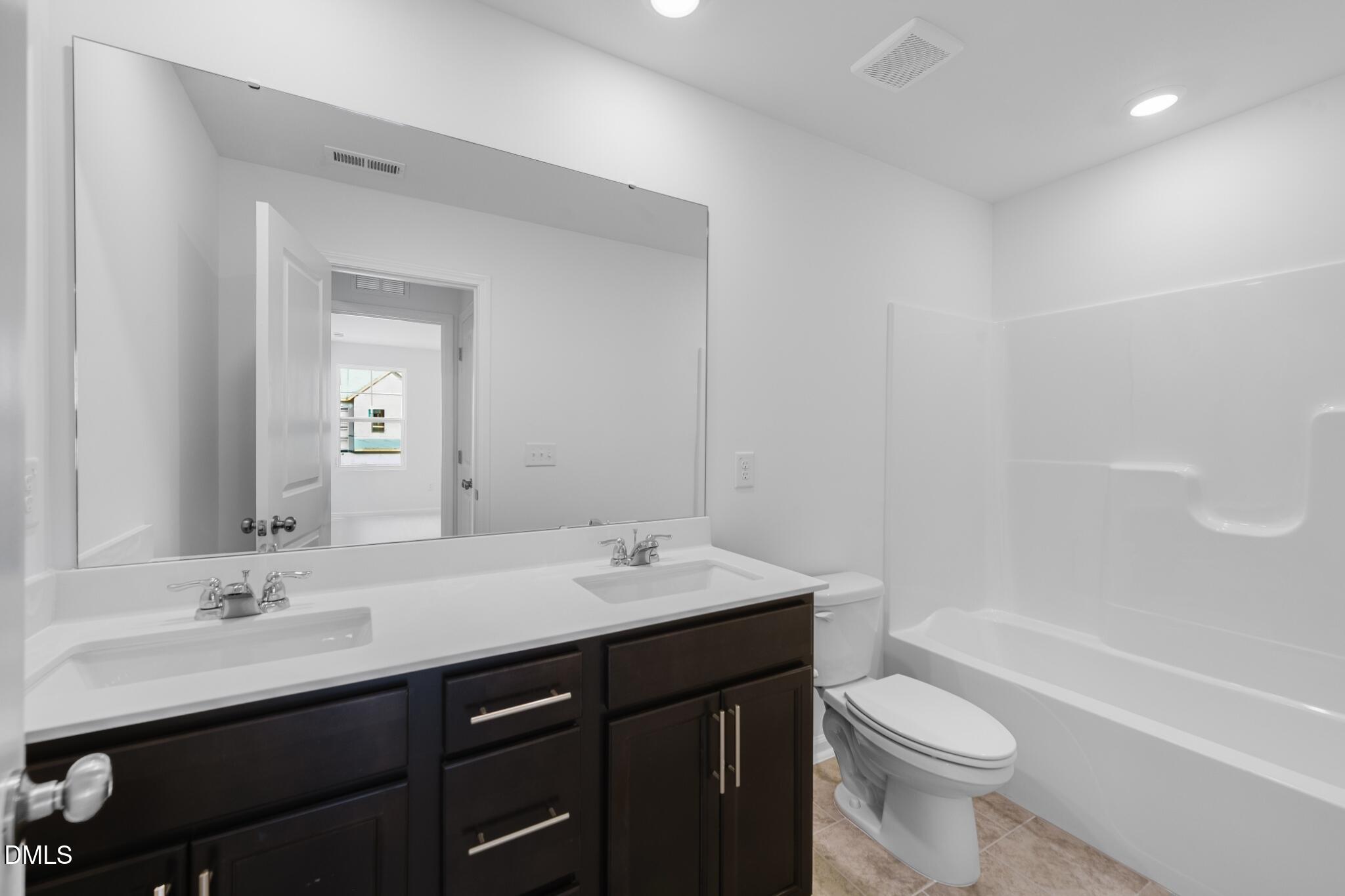 127 Tree Moss Court Rolesville, NC 27571 - Photo 13 of 30 SUN_ParkerRidge_Pic_CarsonII_QMI_30_Bath
