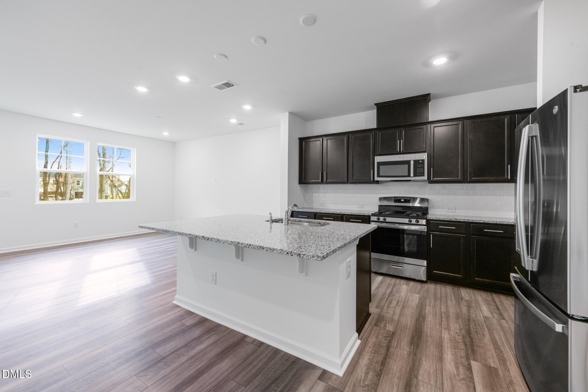 127 Tree Moss Court Rolesville, NC 27571 - Photo 2 of 30 SUN_ParkerRidge_Pic_CarsonII_QMI_30_Kitc