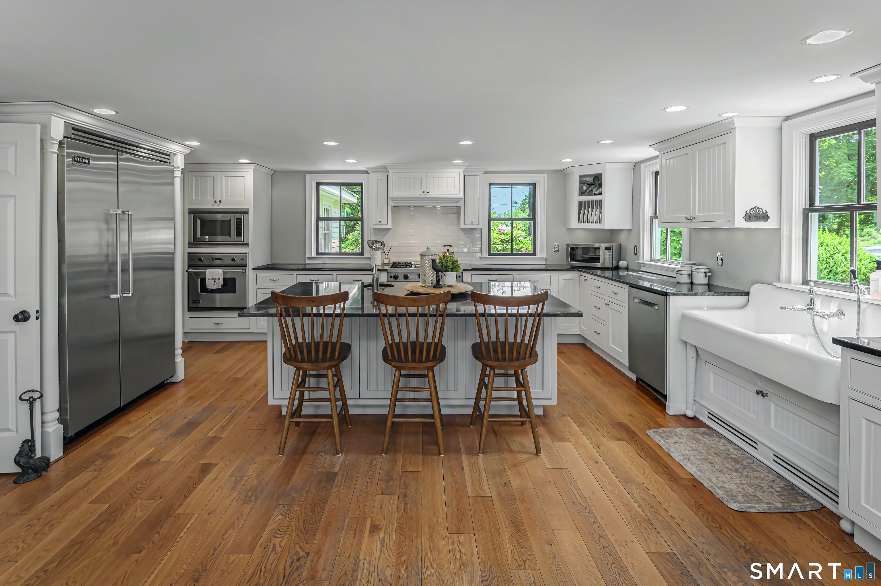 261 Wilton Road West Ridgefield, CT 06877 - Photo 4 of 38