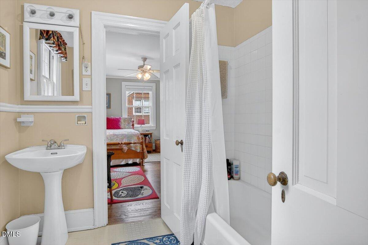 2064 Oxford Road Henderson, NC 27536 - Photo 36 of 70