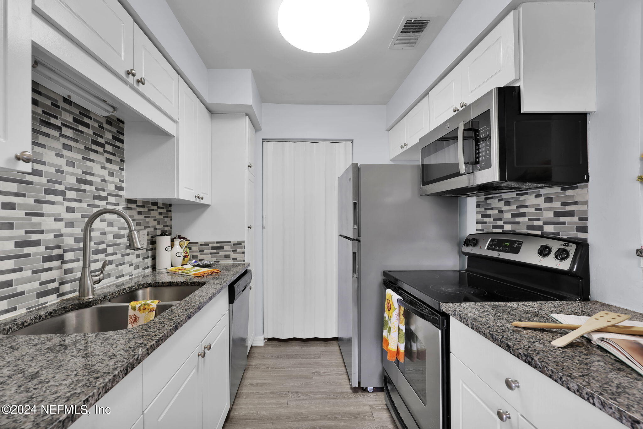 10200 Belle Rive Boulevard, Unit 254 Jacksonville, FL 32256 - Photo 17 of 59 18-web-or-mls-10200 Belle Rive_018