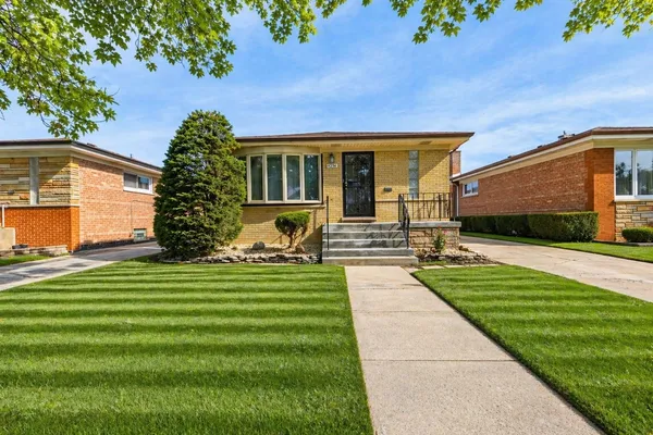 $379,900 | 4236 West 78th Street, Chicago, IL 60652
