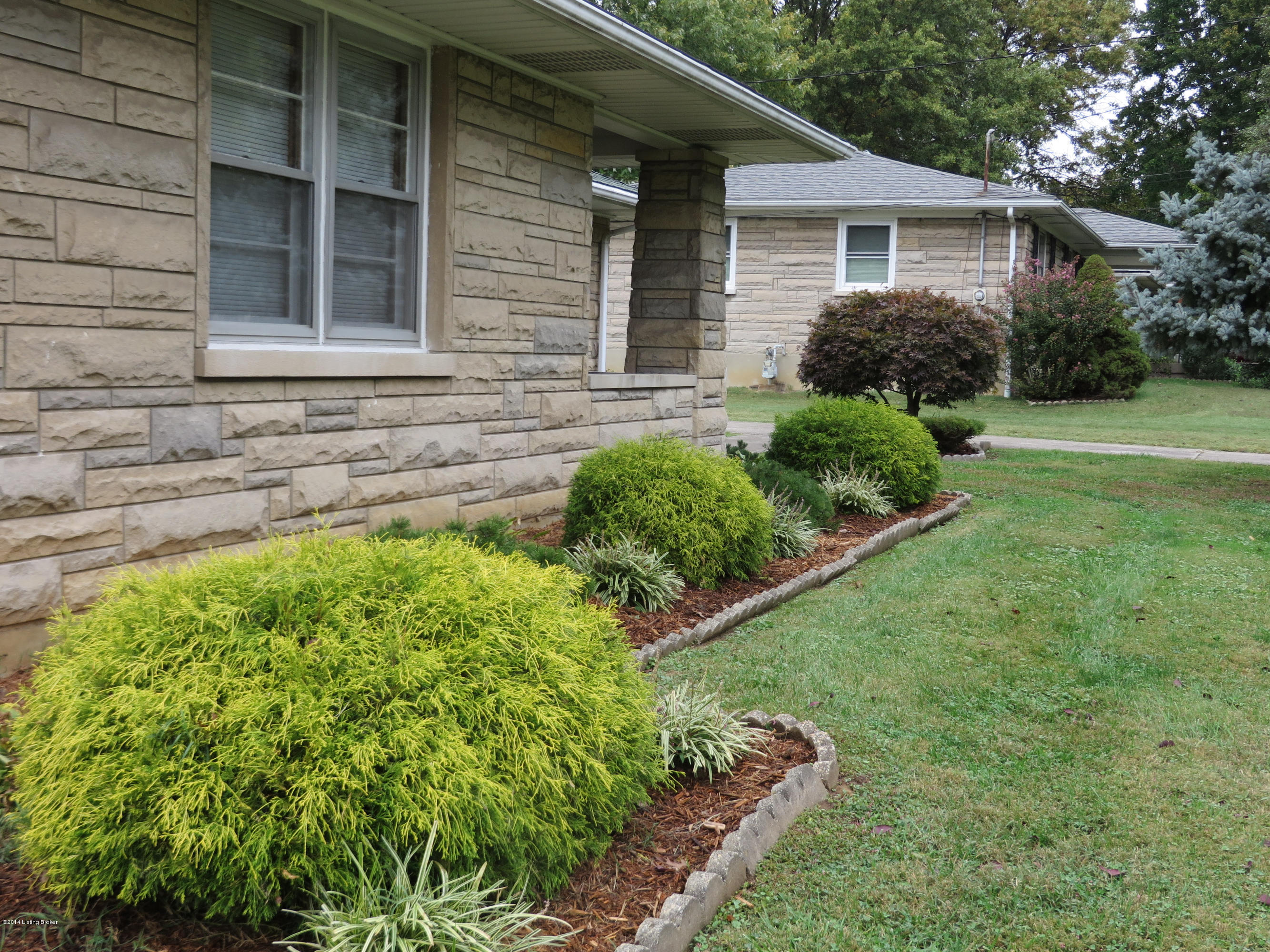 4212 Dover Road Louisville, KY 40216 - Photo 3 of 25 IMG_3713