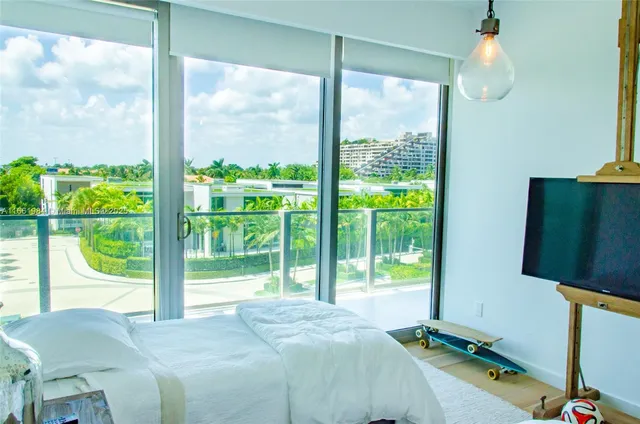 $5,590,000 | 350 Ocean Drive, Unit 406N, Key Biscayne, FL 33149