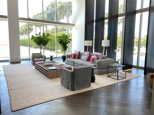 $5,590,000 | 350 Ocean Drive, Unit 406N, Key Biscayne, FL 33149