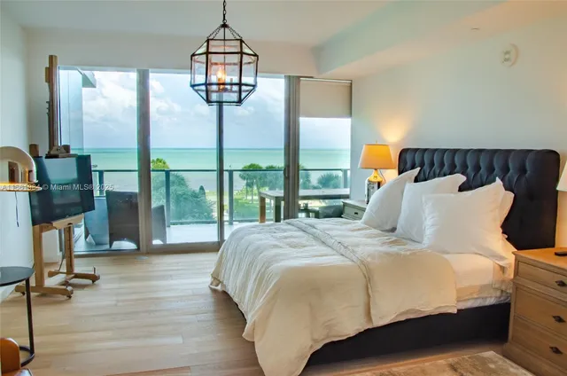 $5,590,000 | 350 Ocean Drive, Unit 406N, Key Biscayne, FL 33149
