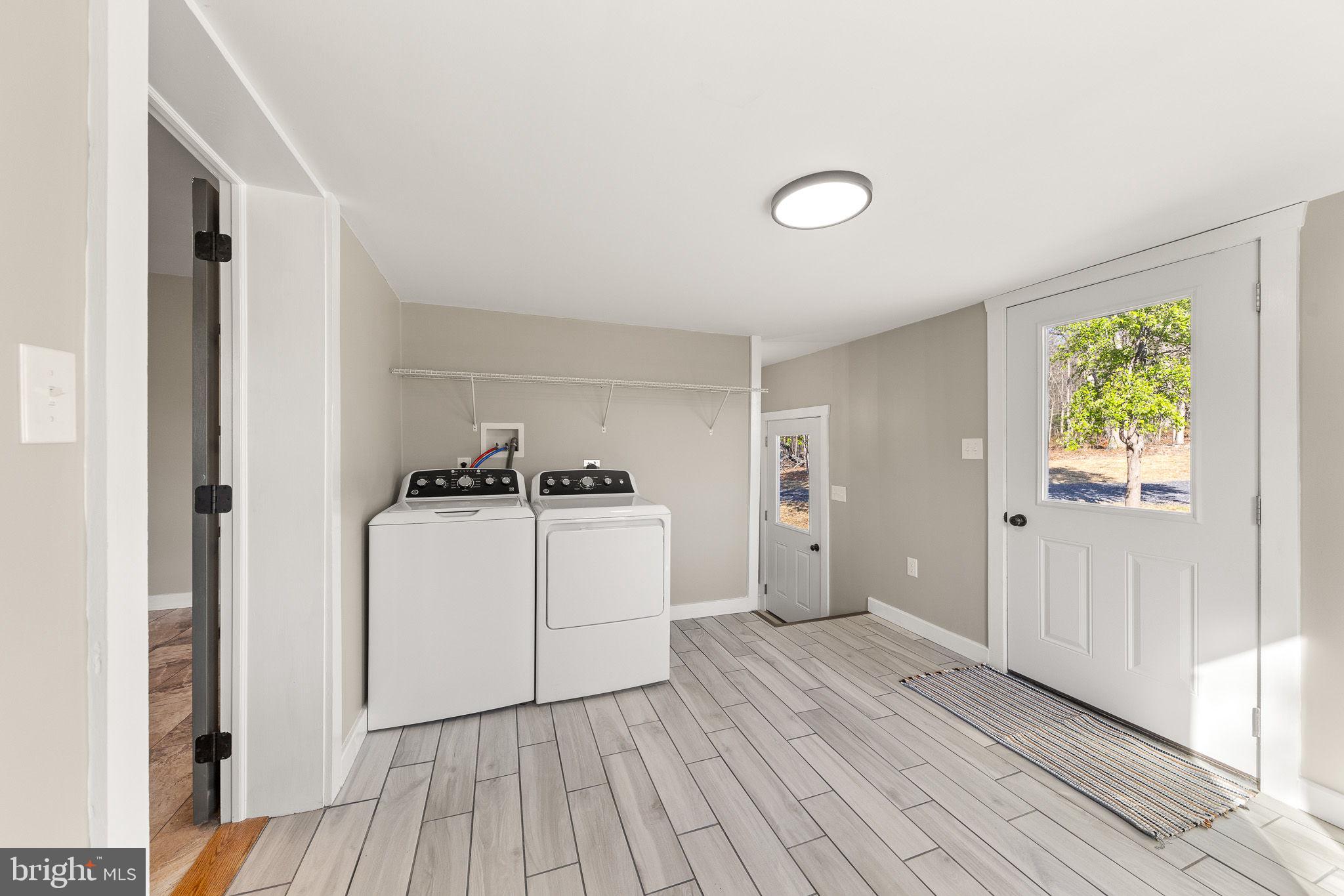 673 Fort Valley Road Fort Valley, VA 22652 - Photo 15 of 35 Laundry/mud room
Entry from the back of the house
