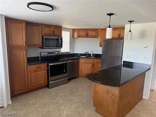 $1,600 | 5031 Southwest 16th Place, Unit 101, Cape Coral, FL 33914