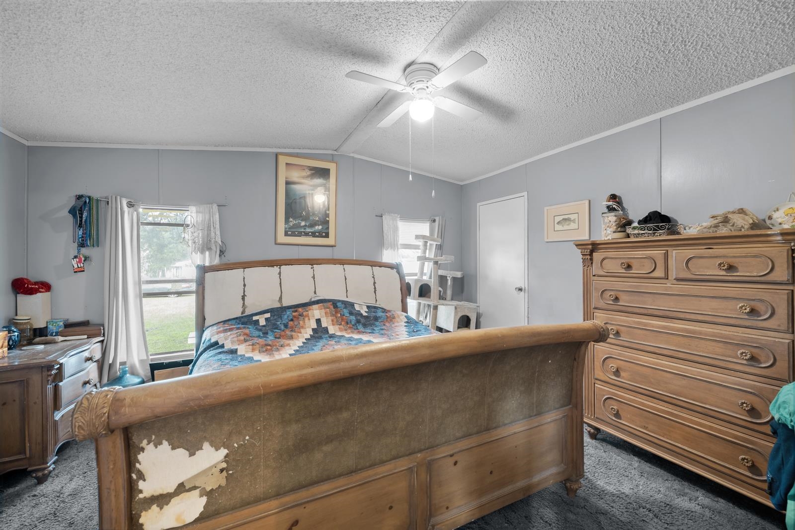 106 Lake Lane Crescent City, FL 32112 - Photo 6 of 25 a bed room with a bed and a tv