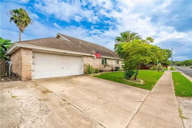 $299,900 | 5202 Wentworth Drive, Corpus Christi, TX 78413