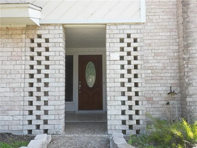 $299,900 | 5202 Wentworth Drive, Corpus Christi, TX 78413