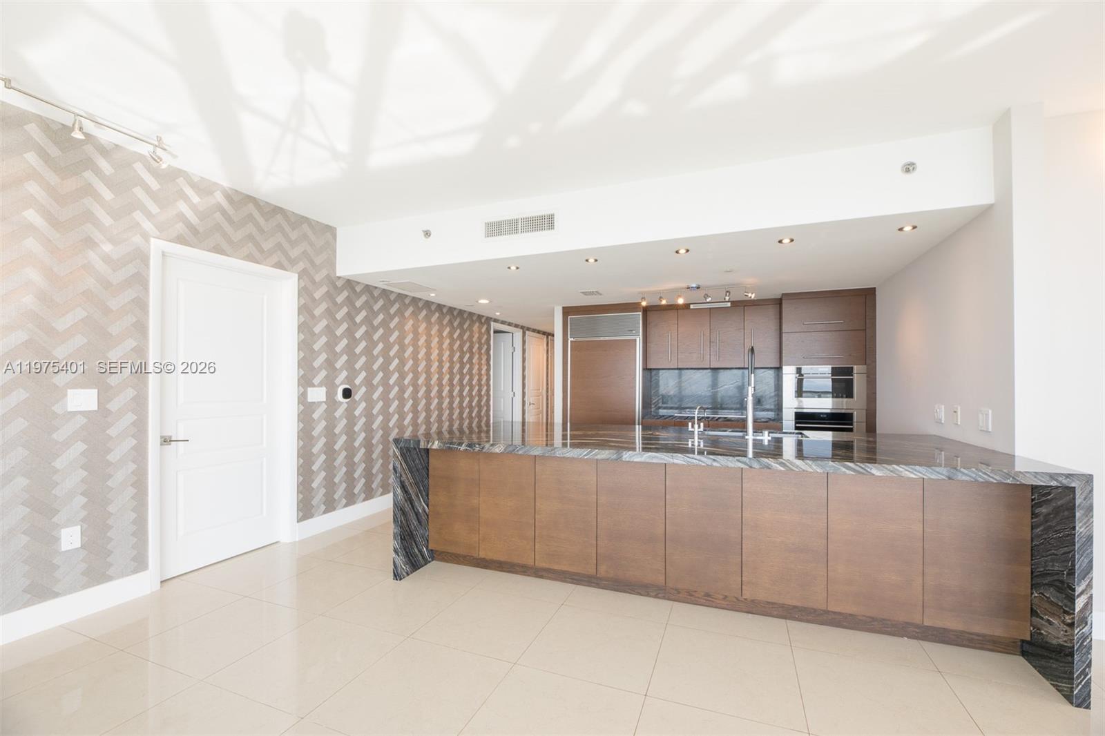 465 Brickell Avenue, Unit 4301 Miami, FL 33131 - Photo 12 of 45