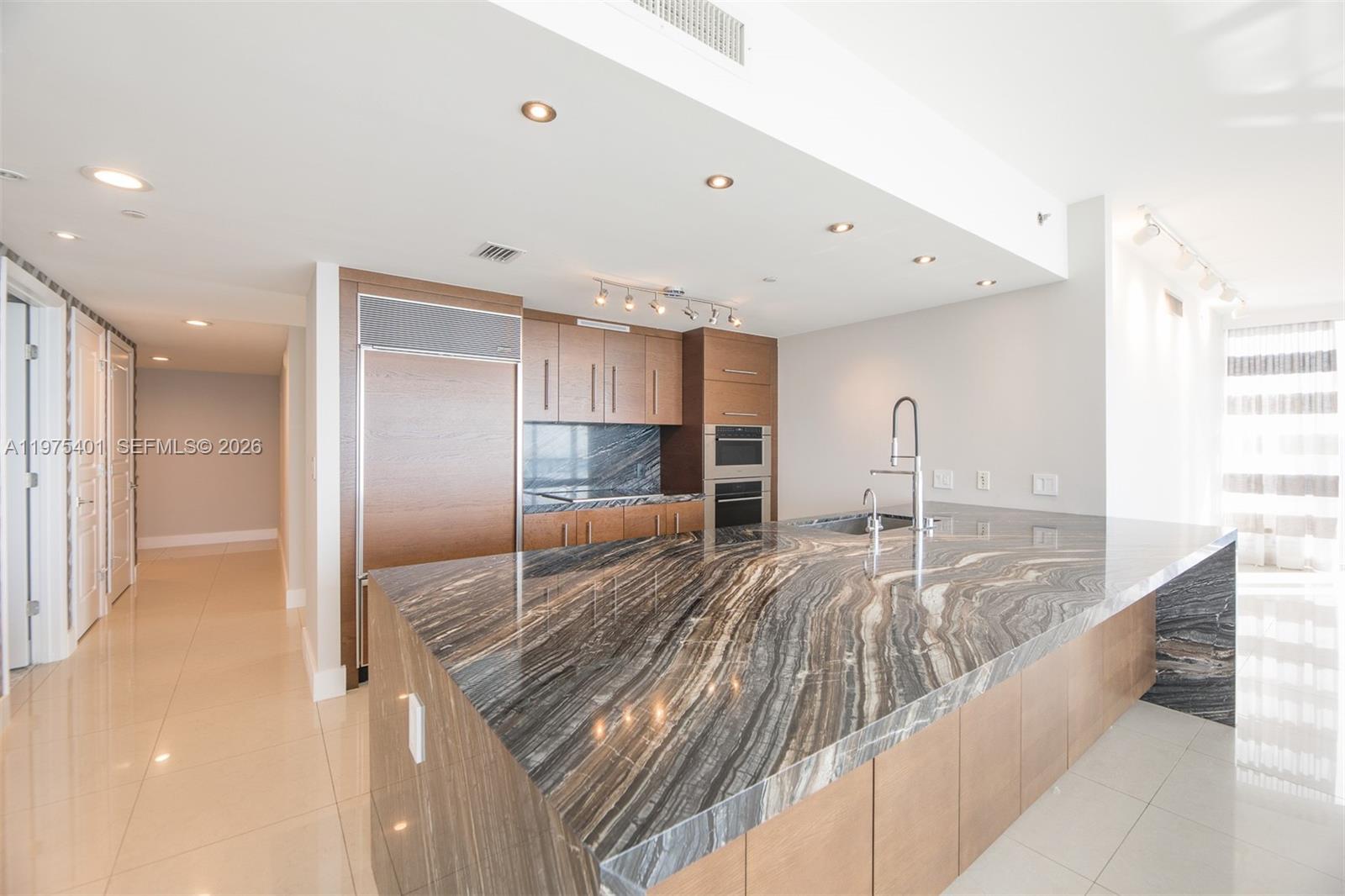 465 Brickell Avenue, Unit 4301 Miami, FL 33131 - Photo 13 of 45